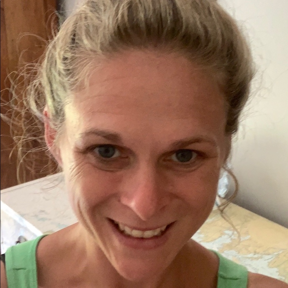 Meet your Posher, Crystal